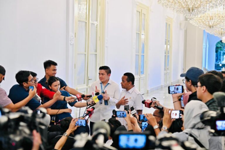 Pemerintah Indonesia membuka peluang bagi Rusia untuk memperkuat kerja sama investasi jangka panjang di sektor energi. Kerja sama tersebut tidak hanya mencakup pasokan energi, tetapi juga investasi strategis dari pihak Rusia dalam pembangunan infrastruktur energi di Indonesia.