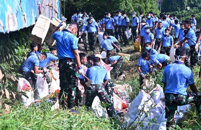 Kegiatan karya bakti ini melibatkan personel TNI AU dari berbagai satuan TNI AU di wilayah Makassar yang bahu-membahu bersama masyarakat membersihkan area pasar dan lingkungan sekitar TPI. Sasaran kegiatan meliputi pembersihan sampah, saluran air, serta fasilitas umum guna menciptakan lingkungan yang bersih, sehat, dan nyaman bagi aktivitas ekonomi warga.