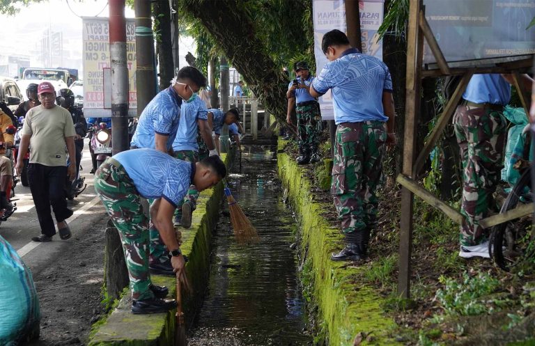 Kegiatan karya bakti ini melibatkan personel TNI AU dari berbagai satuan TNI AU di wilayah Makassar yang bahu-membahu bersama masyarakat membersihkan area pasar dan lingkungan sekitar TPI. Sasaran kegiatan meliputi pembersihan sampah, saluran air, serta fasilitas umum guna menciptakan lingkungan yang bersih, sehat, dan nyaman bagi aktivitas ekonomi warga.