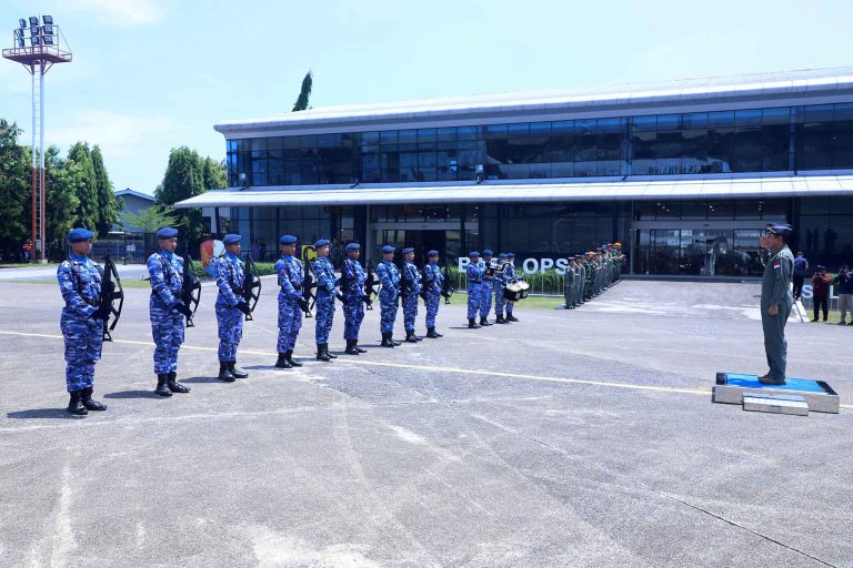 Dalam kunjungannya ini Kasau berkesempatan memberikan pengarahan kepada segenap Perwira TNI AU jajaran Lanud Sultan Hasanuddin dan Insub, dimana dalam arahannya Kasau menyampaikan apresiasi atas keberhasilan pelaksanaan operasi kemanusiaan dan penanggulangan bencana di berbagai wilayah, serta capaian zero accident dalam dua tahun terakhir yang harus terus dipertahankan dan menegaskan seluruh perwira harus menunjukkan kualitas kepemimpinan, karakter, dan kemampuan terbaik dalam menghadapi dinamika lingkungan strategis.