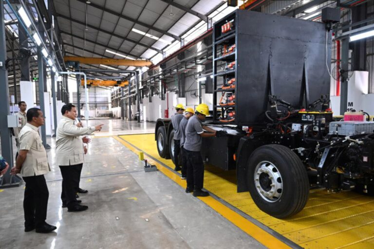 Peresmian ini menjadi tonggak penting dalam penguatan industri kendaraan listrik nasional sekaligus mendukung transisi menuju energi bersih.