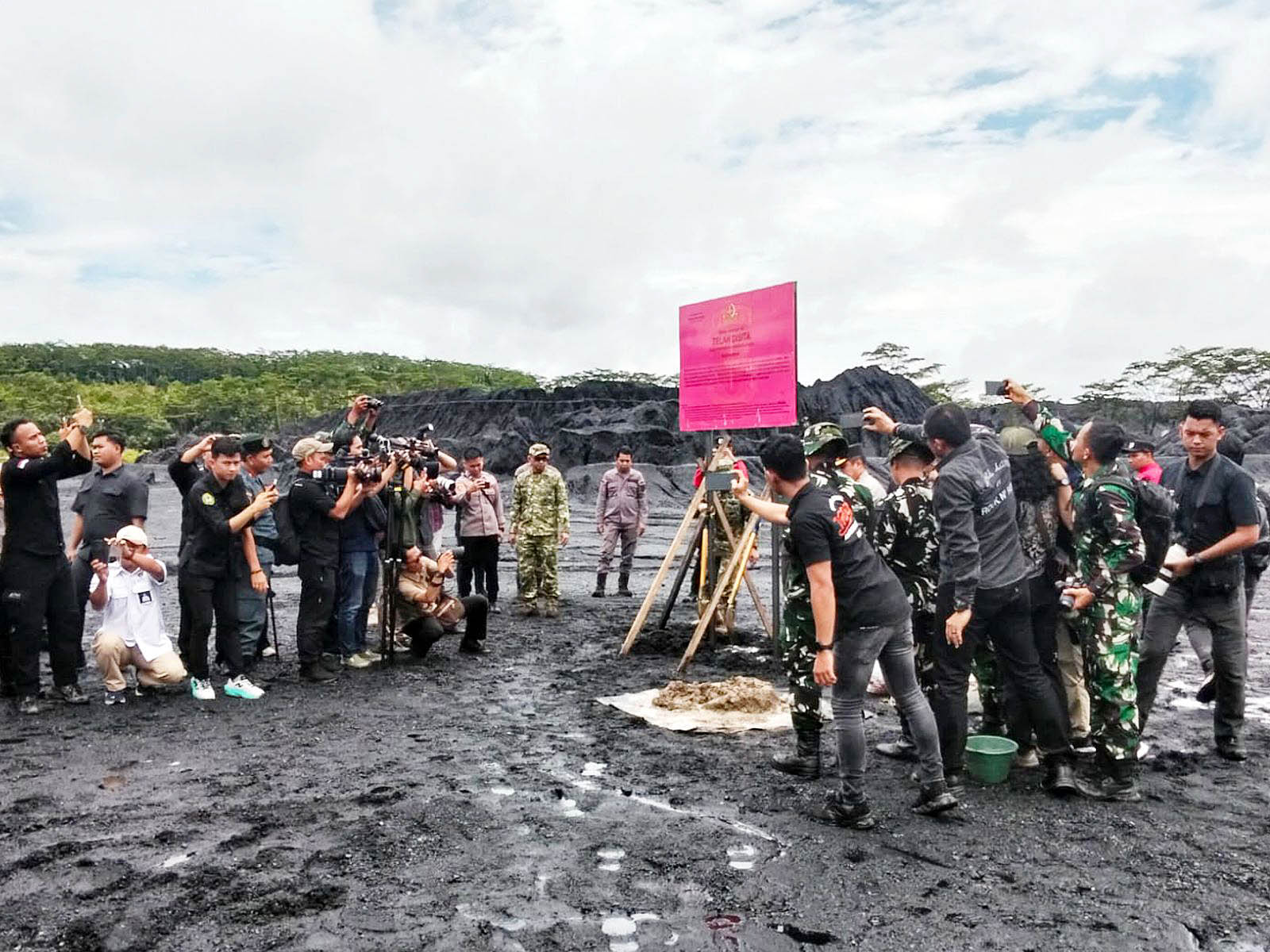 Panglima TNI dan Menhan Tinjau Penertiban Tambang di Kalimantan Tengah