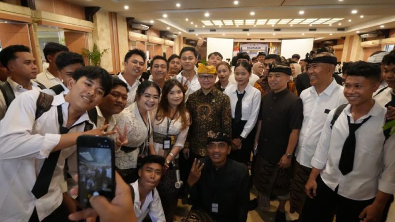 Acara pelepasan secara simbolis yang berlangsung di Hotel Prama Sanur Beach, Bali, ini menjadi momentum penting dalam pencapaian target penempatan tenaga kerja terampil Indonesia di pasar global.