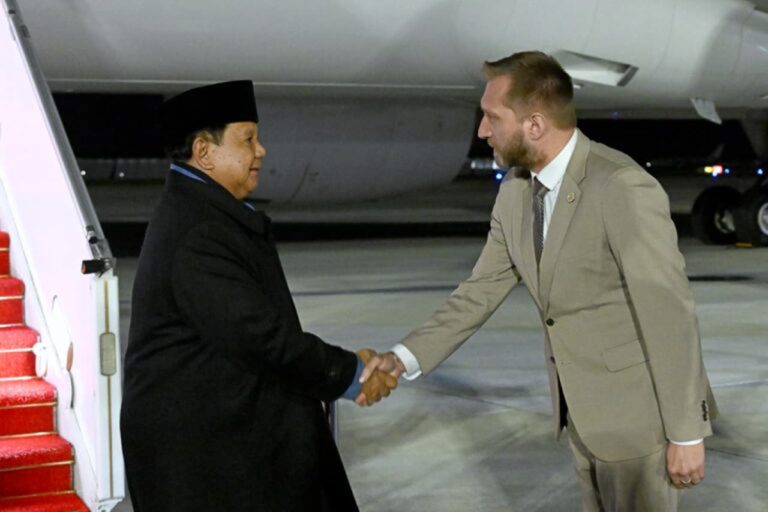 Presiden Prabowo dijadwalkan langsung melanjutkan agenda diplomasi strategis melalui pertemuan empat mata dengan Presiden Prancis, Emmanuel Macron, yang akan berlangsung di Istana Élysée.