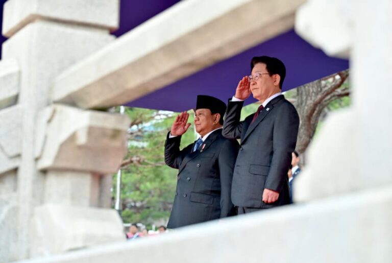 Pertemuan tersebut menjadi momentum penting dalam mempererat hubungan kedua negara di tengah dinamika global yang semakin kompleks.