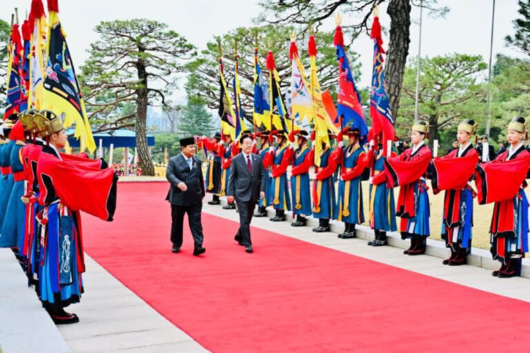 Pertemuan tersebut menjadi momentum penting dalam mempererat hubungan kedua negara di tengah dinamika global yang semakin kompleks.