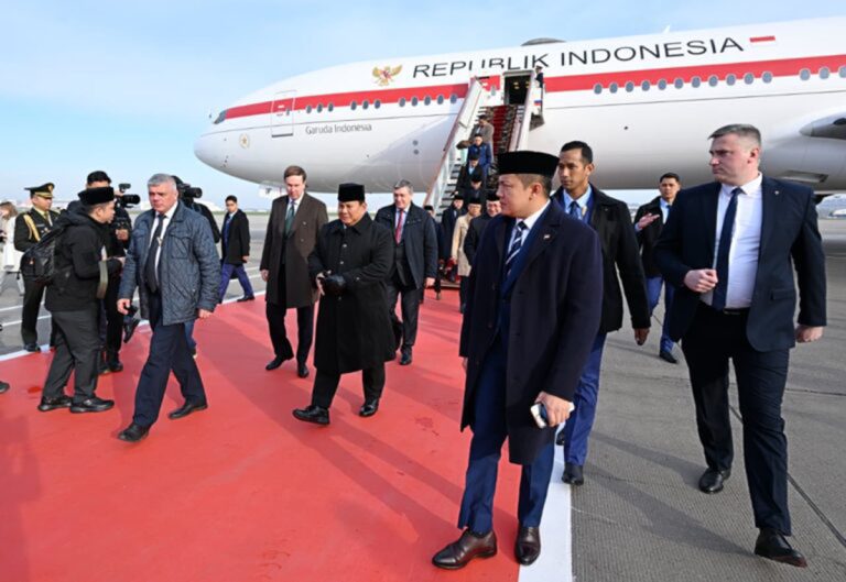 Selama berada di Moskow, Kepala Negara diagendakan untuk melakukan pertemuan dengan Presiden Rusia, Vladimir Putin. Pertemuan ini diharapkan menjadi momentum strategis untuk mempererat kemitraan kedua negara, utamanya di bidang energi dan sektor-sektor prioritas lainnya.