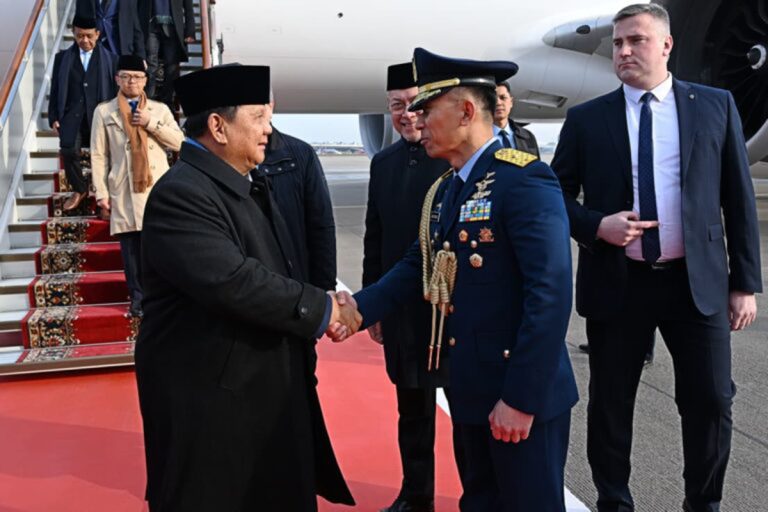 Selama berada di Moskow, Kepala Negara diagendakan untuk melakukan pertemuan dengan Presiden Rusia, Vladimir Putin. Pertemuan ini diharapkan menjadi momentum strategis untuk mempererat kemitraan kedua negara, utamanya di bidang energi dan sektor-sektor prioritas lainnya.