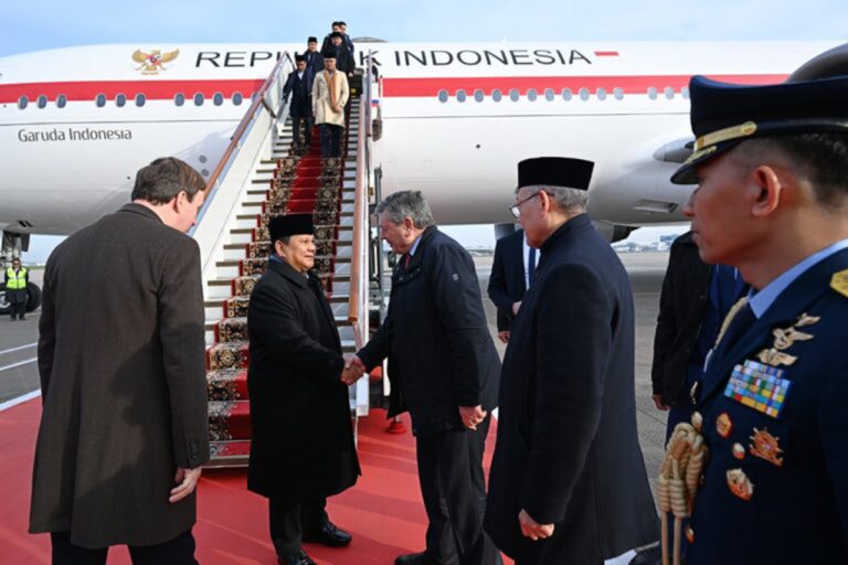 Selama berada di Moskow, Kepala Negara diagendakan untuk melakukan pertemuan dengan Presiden Rusia, Vladimir Putin. Pertemuan ini diharapkan menjadi momentum strategis untuk mempererat kemitraan kedua negara, utamanya di bidang energi dan sektor-sektor prioritas lainnya.