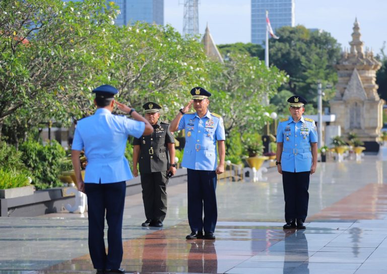 Ziarah menjelang peringatan ke-80 Hari TNI AU menjadi bentuk penghormatan kepada para pahlawan, khususnya para pejuang dan para perintis dirgantara.