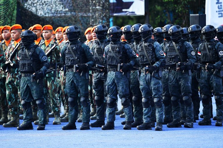 Kasau menegaskan bahwa dari generasi ke generasi, setiap prajurit menunjukkan pengabdian melalui kesiapan untuk selalu hadir, berbuat, dan memberikan yang terbaik dalam setiap situasi. Menurutnya, komitmen tersebut tercermin dalam berbagai capaian strategis yang berhasil diraih.