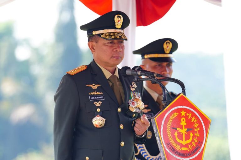 Pada waktu yang bersamaan, Wakil Panglima TNI Jenderal TNI Tandyo Budi R memimpin Upacara Pemakaman Militer Serka (Anm.) Muhammad Nur Ichwan di TMP Giri Dharmoloyo II Magelang. Sementara itu, Asrenum Panglima TNI Letjen TNI Candra Wijaya memimpin Upacara Pemakaman Militer Kopda (Anm.) Farizal Rhomadhon di Giripeni, Kulon Progo, DI Yogyakarta. Pelaksanaan pemakaman di tiga lokasi tersebut mencerminkan penghormatan penuh kepada seluruh prajurit yang gugur dalam tugas.