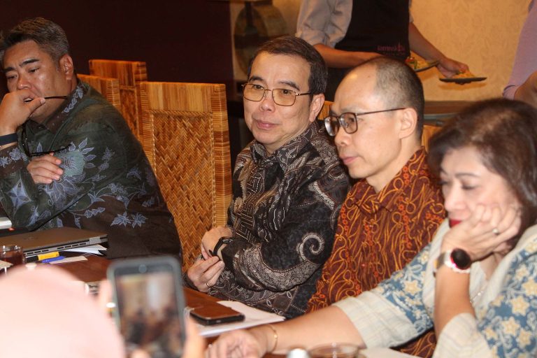 PT Indocement Tunggal Prakarsa Tbk. (“Indocement” atau “Perseroan”) mencatat total penjualan semen dan klinker sebesar 19,941 ribu ton pada 2025, turun −2,7% dibandingkan 2024. Penurunan ini terutama disebabkan turunnya volume penjualan domestik sebesar −3,9%, sementara penjualan ekspor justru meningkat +73,9%.