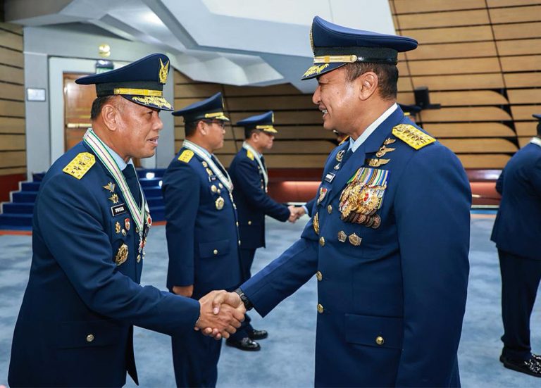 Bintang Yudha Dharma Pratama merupakan salah satu tanda kehormatan tertinggi yang diberikan oleh Pemerintah Republik Indonesia. Penghargaan ini dianugerahkan kepada individu yang telah mendarmabaktikan diri melampaui panggilan kewajiban dalam pelaksanaan tugas pembinaan dan pengembangan, serta menghasilkan karya yang manfaatnya dirasakan secara langsung oleh pemerintah dan Negara Kesatuan Republik Indonesia.